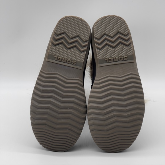 Sorel Joan of Arctic  Snow Boot. - Picture 8 of 8